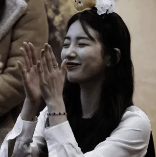 🌫 41e60a3e kobieta, portret, uśmiechnięta, azjatycka, koreańska telegram sticker