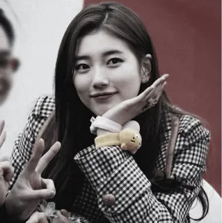 🌫 61f02fbb kobieta, koreańska, aktorka, piosenkarka, celebrytka, uśmiechnięta telegram sticker