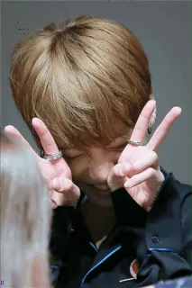 ✌ 6f59b84d знак мира, молодежь, портрет, человек, пальцы telegram sticker