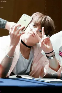 ✌ f04e45a9 4k.spring kpop, селфи, очки, знак мира telegram sticker