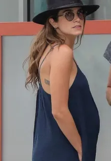 🥀 51c1fd3f женщина, беременная, шляпа, платье, солнцезащитные очки, мода whatsapp sticker