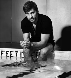 ◼ a75914d2 FEET DEEP 男, プール, 水, 足, 深さ telegram sticker