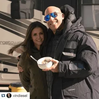 @Nikolina_Dobreva - Nɪɴᴀ ᴅᴏʙʀᴇᴠ telegram stickers