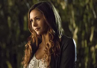 🥀 809f8f47 Frau, Porträt, Brünette, lange Haare, Person, weiblich telegram sticker