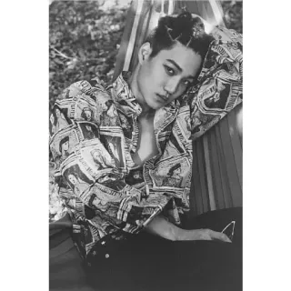 ▪ 3dc623cb Mann, Porträt, Schwarzweiß, Hängematte, entspannt, nachdenklich, Mode, K-Pop telegram sticker