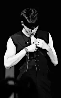 🥀 1734a1b6 đàn ông, thời trang, áo ba lỗ, trắng đen, biểu diễn, nam whatsapp sticker