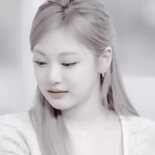 ☠️ b9514ecf ritratto, donna, persona, bellezza, femminile, giovane, ragazza whatsapp sticker