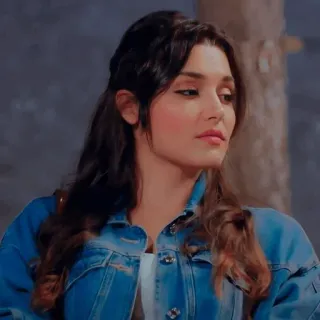 😕 3b6ae613 wanita, potret, jaket denim, berambut cokelat, Hande Erçel telegram sticker