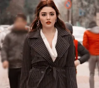 😐 5b63ebaf wanita, mantel, mode, gaya, urban, dewasa, potret telegram sticker