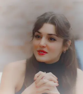 😅 6a004f32 wanita, potret, selebriti, aktris, Hande Ercel, cantik, model telegram sticker