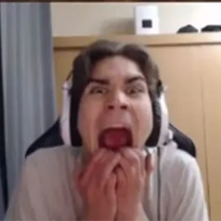 😱 912b059f kaget, ekspresi, potret, reaksi, wajah telegram sticker