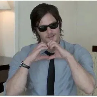 ❤️ 3dce2681 Norman Reedus 배우, 유명인, 하트, 안경, 캐주얼 telegram sticker