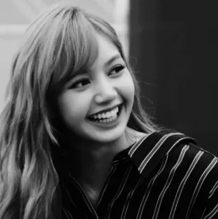 ⛲️ e8f4026b Lisa kpop, lisa, blackpink, zangeres, idool, glimlach telegram sticker
