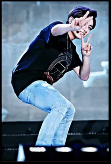 🎼 b1246e6e person, man, peace sign, posing, smiling, cheerful telegram sticker