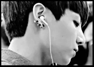 👽 d5a91491 ear, earrings, white, headphones, face, person, profile telegram sticker