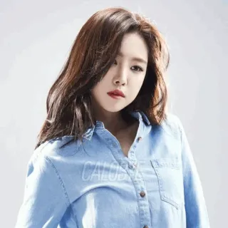 🦄 fb755544 CALOSSA ผู้หญิง, แฟชั่น, ภาพเหมือน, สไตล์, เสื้อผ้า, คน, ความงาม whatsapp sticker