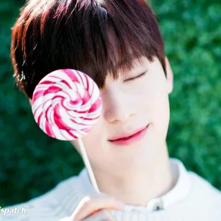 ☘ f45feea3 dispatch HD человек, мужчина, леденец, конфета, глаз telegram sticker