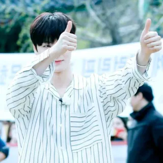 ☘ faf688b6 палец вверх, позитив, азиат, человек, мужчина telegram sticker