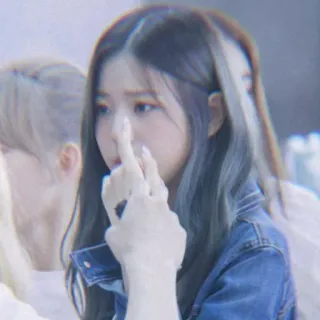 🌈 32471d77 女の子, 人, 中指, 攻撃的, ジェスチャー telegram sticker