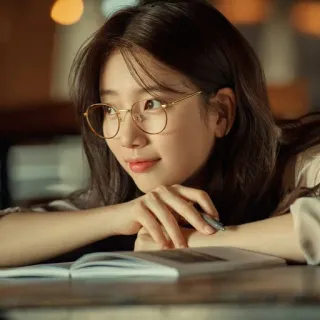 🌸 2211d031 여자, 안경, 초상화, 펜, 책, 테이블 telegram sticker