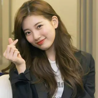 🌸 c870cc37 여자, 여배우, 인물사진, 유명인, 미인, 손가락 하트 telegram sticker