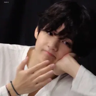 🐯 55418cf8 V (Kim Taehyung) kpop, 偶像, 歌手, 演员, 韩国, 男性, BTS telegram sticker