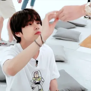 🐯 d6214914 V kpop, bts, 歌手, 名人, 韩国 telegram sticker