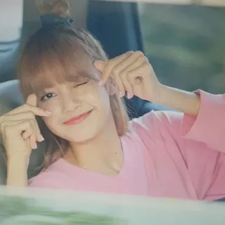 🐈 5b5bce58 Lisa Lisa, Blackpink, K-Pop, Celebrity, Woman, Finger heart telegram sticker