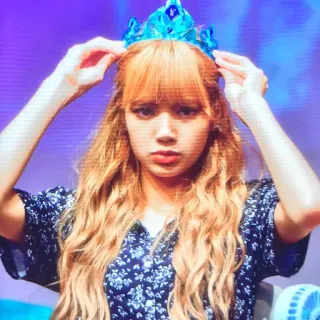 🐈 5e6fb6d6 Lisa Lisa, BLACKPINK, singer, crown, K-pop, idol telegram sticker