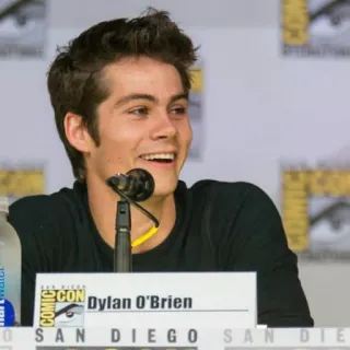 📎 64241160 Dylan O'Brien นักแสดง, คนดัง, ภาพเหมือน, ผู้ชาย telegram sticker