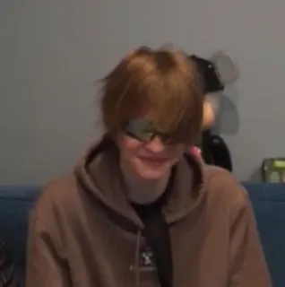 😊 12e99a92 человек, мужчина, солнцезащитные очки, худи, портрет telegram sticker