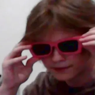 😎 65cea926 человек, солнцезащитные очки, лицо, портрет, селфи, глаза, очки telegram sticker