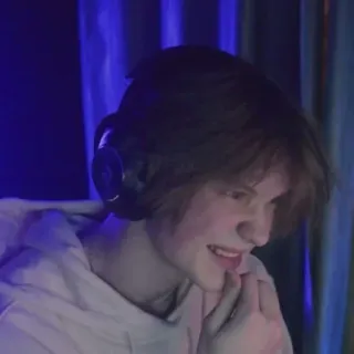 🥴 b011fae0 telegram sticker