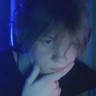 🤔 b228b01e telegram sticker