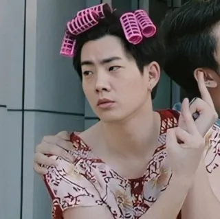 🖕 fc7bc415 hombre, maquillaje, peinado, retrato, dedo corazón, gesto ofensivo telegram sticker