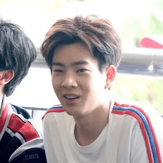 🙏 48fd8930 CREAMACK persona, retrato, hombre, asiático, camisa, ropa telegram sticker