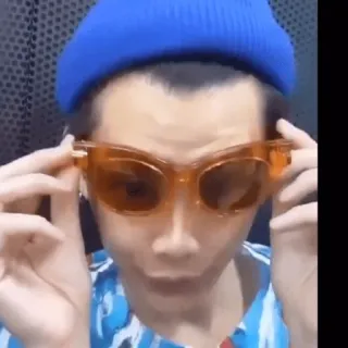 🙏 fb2a0ba2 persona, gafas de sol, sombrero, azul, moda, retrato telegram sticker