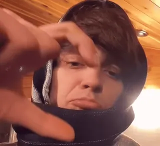 😭 107e1996 whatsapp sticker