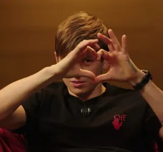 ❤️ f15aa581 사람, 손, 하트, 몸짓, 남자 telegram sticker