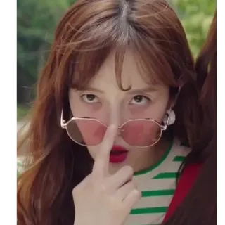 😲 c2586b9a 女人, 人, 太阳镜, 肖像, 女孩, 面部表情 telegram sticker