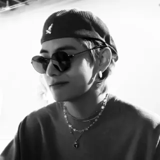 🔪 47e176de persona, occhiali da sole, ritratto, cappello, collana telegram sticker