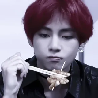 🎟 db982095 V V, BTS, K-Pop, Kim Taehyung, comendo, comida, hashis telegram sticker