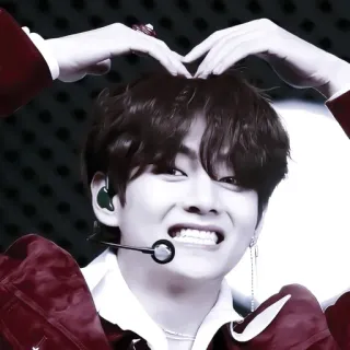 🎟 e4f52cb8 V kpop, bts, v, taehyung, idol, cantor, coração telegram sticker