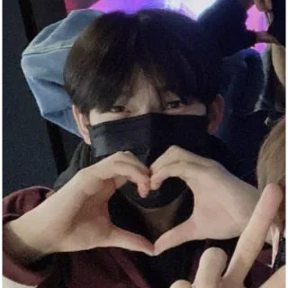 ❤️ cabd8afa corazón, máscara, amor, gesto, kpop whatsapp sticker