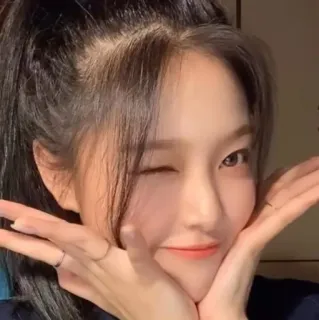 🐱 b9ba7350 femme, visage, clin d'oeil, sourire, selfie, coréenne, asiatique, portrait telegram sticker