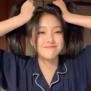 🐱 c47eabb6 femme, portrait, asiatique, pyjama, mignon, souriant, coiffure telegram sticker