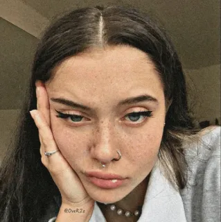 ➰ 1c85178d @OverR2z phụ nữ, cô gái, selfie, chân dung, tàn nhang, vẻ đẹp, gương mặt whatsapp sticker