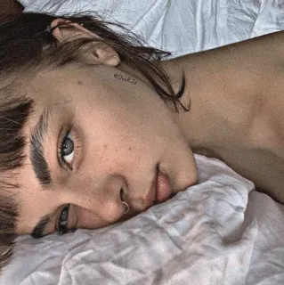 ➰ 4106c35d ovik2zz phụ nữ, cô gái, chân dung, khuôn mặt, người, nằm whatsapp sticker