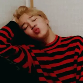 👀 7b597653 telegram sticker