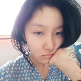 🖤 2396d103 persona, mujer, retrato, cara, dormilona, pijama whatsapp sticker